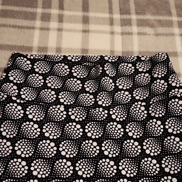 LulaRoe Pencil Skirt (Size S) - Picture 2 of 5